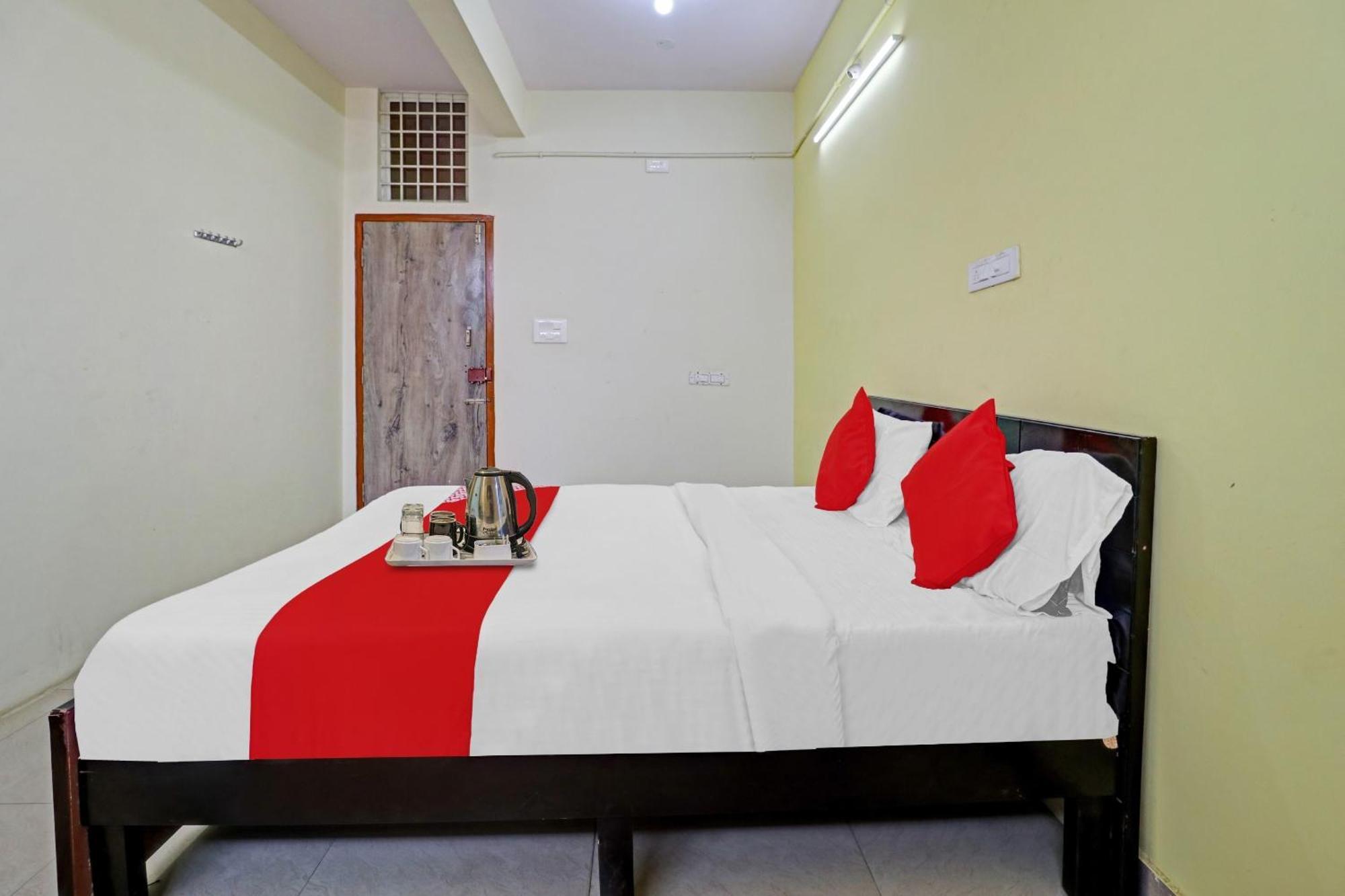 Hotel O Lakshmi Sri Deluxe Boarding & Lodgeing Kumbalgod Dış mekan fotoğraf
