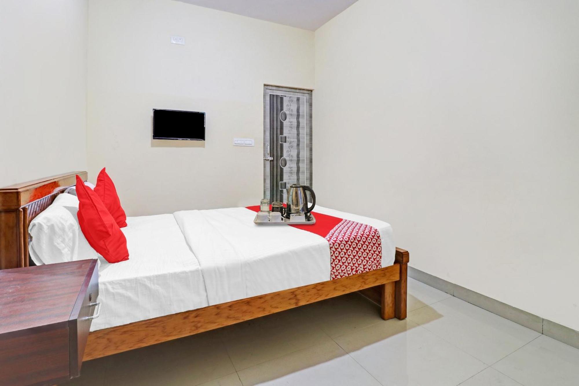 Hotel O Lakshmi Sri Deluxe Boarding & Lodgeing Kumbalgod Dış mekan fotoğraf