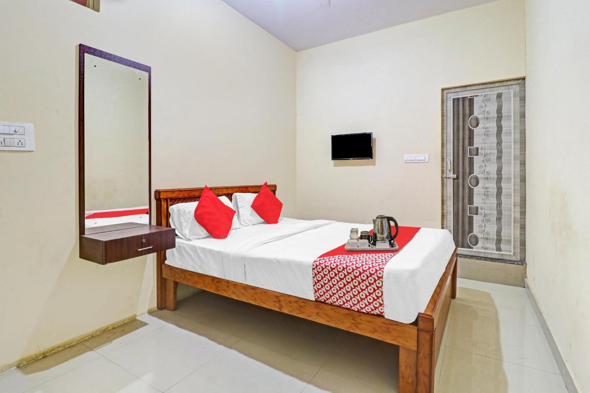 Hotel O Lakshmi Sri Deluxe Boarding & Lodgeing Kumbalgod Dış mekan fotoğraf